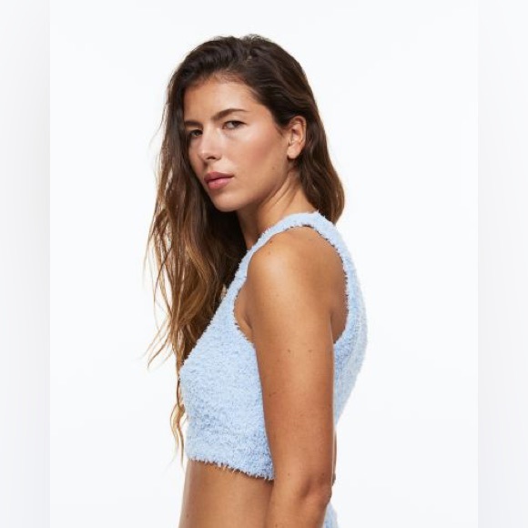 🆕 H&M🩵Icy Baby Blue Fuzzy Teddy High Neck Sherpa Cropped Halter Tank Top Large - Picture 3 of 11